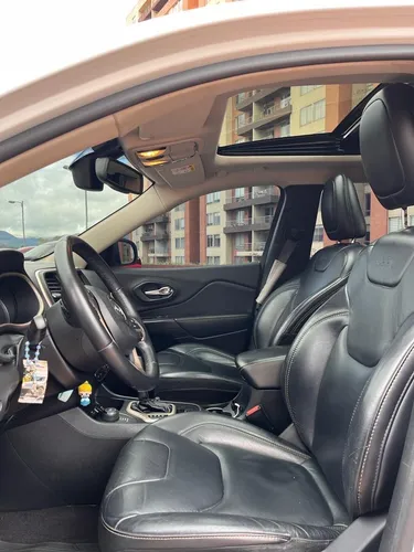 Jeep Cherokee 3.2 Longitude Plus