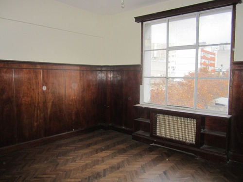 Gran Calidad Constructiva, Impecable, Garaje Fijo.-