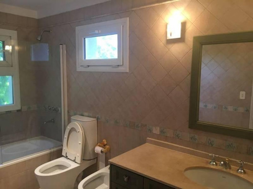 Imagen 4 de 19 de Casa Al Lago En Complejo Nordelta - Los Castores