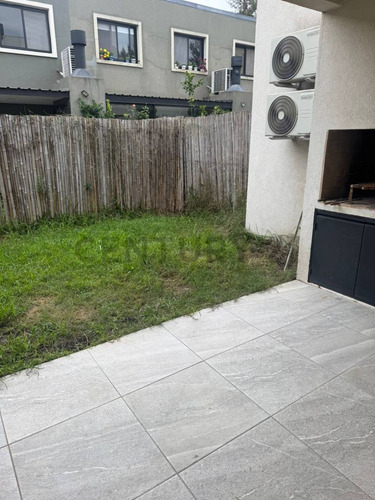 Alquiler De Departamento 2 Ambientes Con Jardín, En La Cañada Village, Pilar