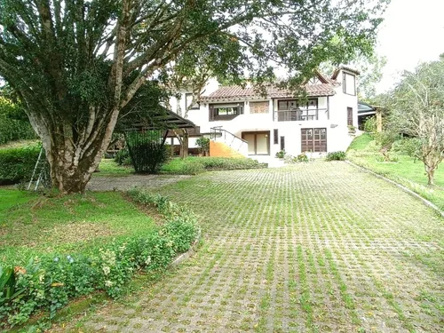 Casa En Arriendo Ubicada En Rionegro Sector Llanogrande (16007).