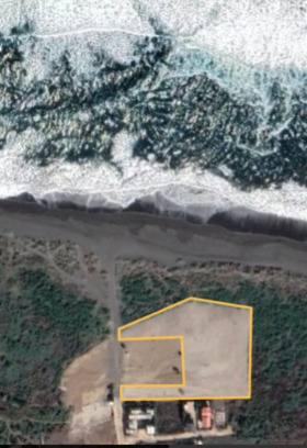 Sitio Sub Divisible De 7.700 M2 En Primera Linea