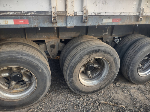 Carreta Randon 3 Eixos