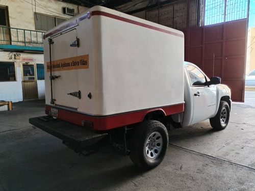 Imagen 5 de 14 de Chevrolet Silverado Ls Cava De Fibra 4x4