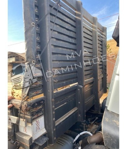 Imagem 8 de 10 de Caminhão Iveco 240e 28 - 6x2t