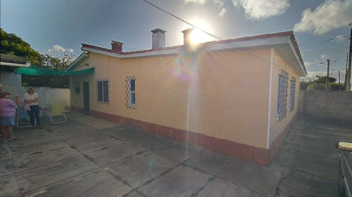 Casa En Venta 3 Dormitorios En Rocha