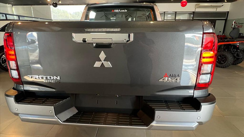 Mitsubishi Triton 2.4 BITURBO DIESEL CD HPE-S 4X4 AUTOMÁTICO