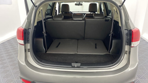 Imagen 24 de 25 de Kia Carens Suv Ex 2.0
