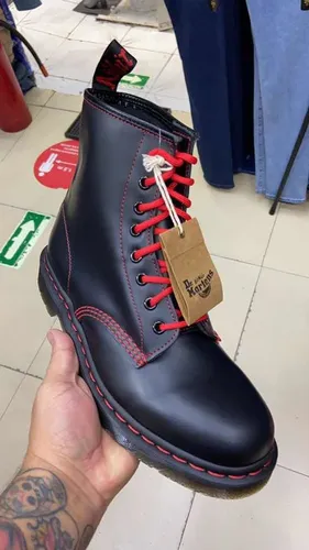 Dr martens donostia roja 2025