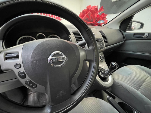 Nissan Sentra 2.0 Emotion Mt