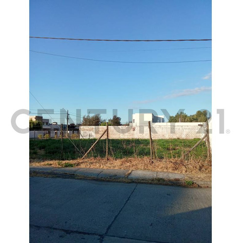 Terreno En Venta, A Cuadras Mall Vivo