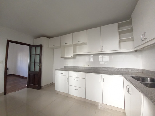 Imagen 4 de 15 de Ph Estilo Casa 4 Amb. Con Patio Y Parrilla En Saavedra, Caba