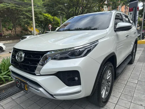 Toyota Fortuner Srv 2022 2.7cc 4x2 At