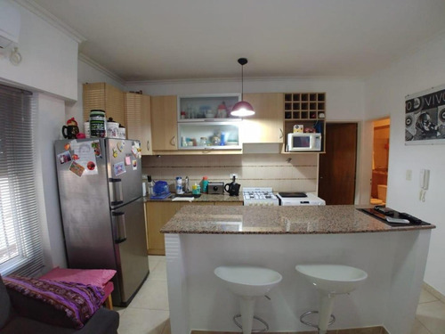 Imagen 4 de 7 de Departamento Pb - 2 Ambientes - Funcional - Impecable -moron