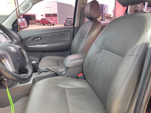 Imagem 8 de 10 de Toyota Hilux Cabine Dupla 2.7 Srv Cd 4x2 (flex) (aut)