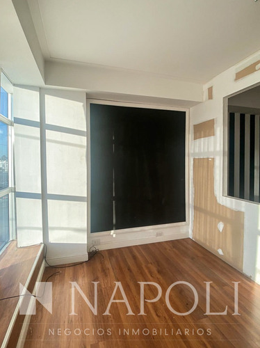 Venta De Luminosa Oficina En Las Toscas Office, Canning