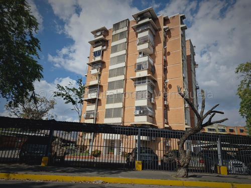 Apartamento En Venta Urb San Jacinto. 24-19742 Cm