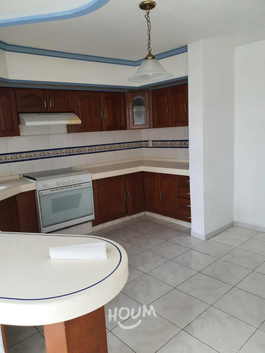 Casa En El Palomar Secc Balcones, Tlajomulco De Zúñiga Con 4 Recámaras, 800 M², Id: 151387
