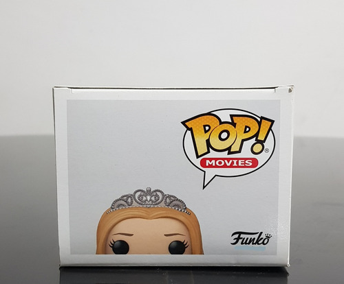 Funko Pop Carrie #1143 Carrie Coronacion Walmart C/protector