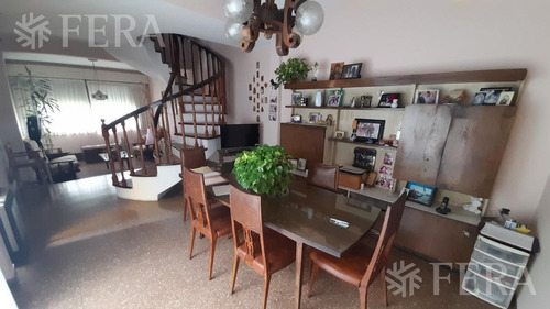 Imagen 4 de 15 de Venta Casa De 4 Ambientes Con Jardín, Cochera, Balcón Y Patio En Quilmes Oeste (30947)
