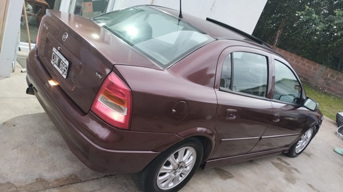 Chevrolet Astra 2.0 Gls 4 p