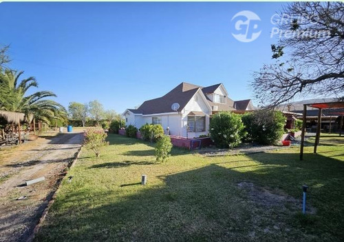 Hermosa Casa A La Venta, 4d+5b+10est.+pisc., Bat