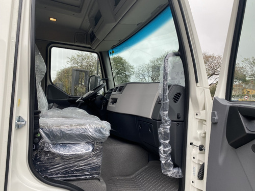 Imagem 9 de 14 de Volvo Vm 270 Ano 2021 Chassis 0km Ñ 24280 24260 2429 2430
