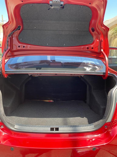 Imagen 5 de 9 de Toyota Yaris Newyaris 1.5 Ta