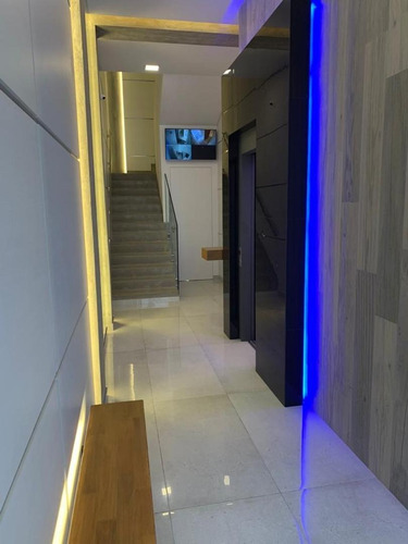 Imagen 3 de 10 de Excelentes Oficinas Premium Estrenar En Microcentro