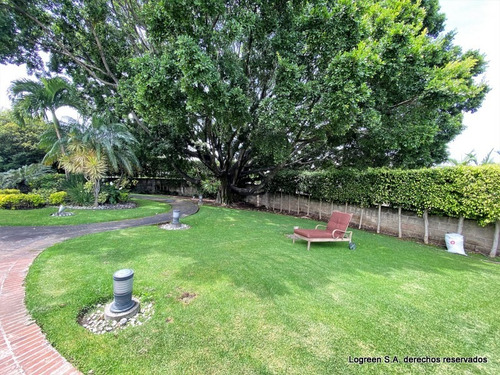 Imagen 4 de 5 de En Venta Terreno Jardinado Ubicado En Exclusiva Sección