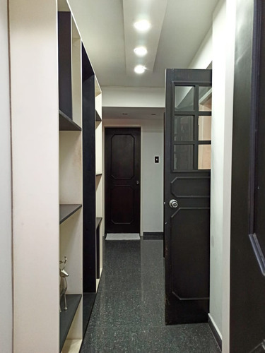 Amplio Apartamento En Prebo, Residencias San Andrés. Luz Coelho