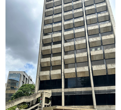 Local Comercial Con Mezzanina Y Terraza De 220 Mt2. Ar