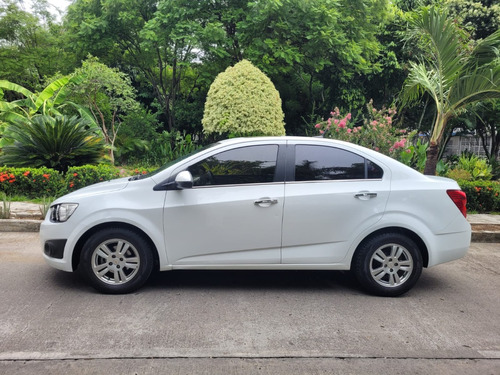 Chevrolet Sonic 1.6 Lt 4 p Mecánica