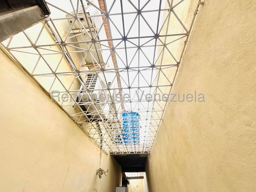 Ji 25-19736. En Venta Casa De 115m2 Ubicada En Guatire, Residencias Villa Avila.