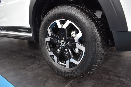 Imagen 14 de 24 de Renault Oroch Intens 4x4 Outsider Mt 1.3 Tce Modelo 2023