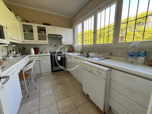 Casa En Venta De 5 Dorm. En Santo Domingo