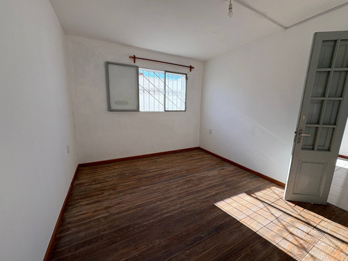 Alquiler - Apartamento Con Dos Dormitorios Y Patio En Sayago - Eduardo Pondal Y Cno. Ariel