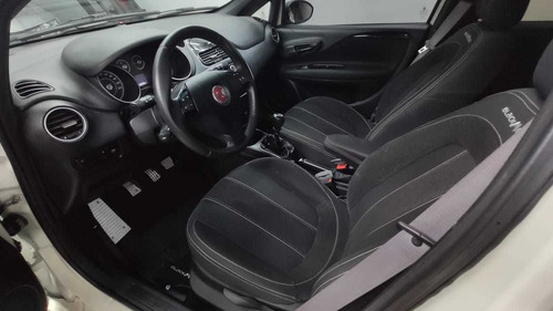 Fiat Punto 2016 1.8 16v Blackmotion Flex 5p