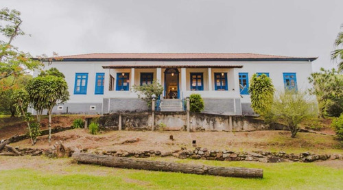Fazenda Ciclo Do Café Com Sede Centenária.