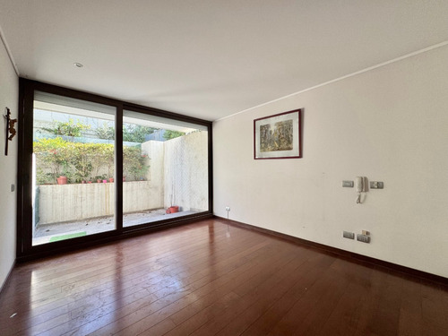 En Primer Piso, Con Jardín Y Vista A Verde Con Conectividad