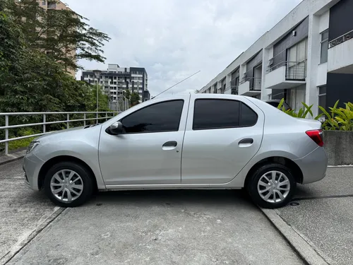 Renault Logan 1.6 Authentique / Life