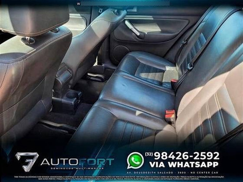 Imagem 8 de 15 de Volkswagen Golf 1.6 Mi Sportline Limited Edition 8v Flex 4p