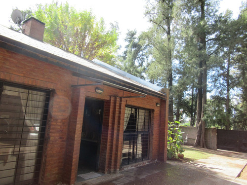Casa Con Quincho Y Piscina, 3 Dormitorios Zona Km 50 Pilar, Barrio Abierto La Esmeralda