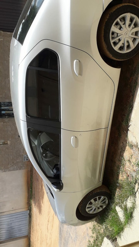 Imagem 3 de 6 de Renault Logan 2017 1.6 16v Expression Sce 4p