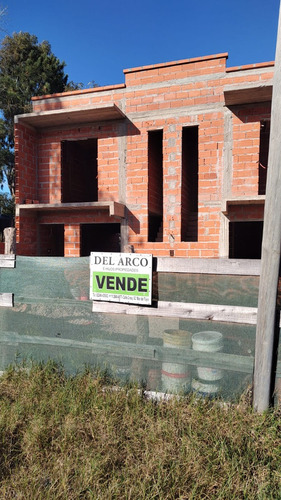 Duplex En Construccion - Calle 80 N° 834 Mar Del Tuyu