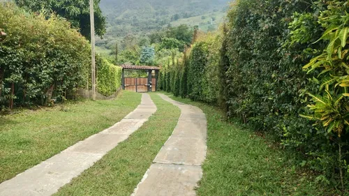 Finca Moderna En Copacabana
