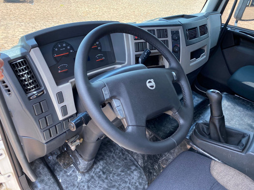 Volvo Vm 270 4x2 Cabine Leito Com Bau