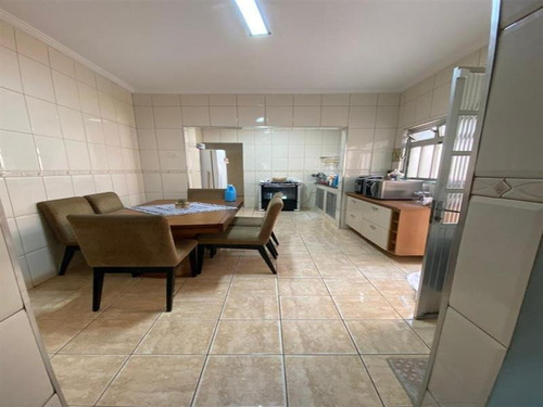 Ótima Casa Para Locação. 210 M², 3 Dormitórios Sendo 1 Suíte E 2 Vagas De Garagem. - 14479