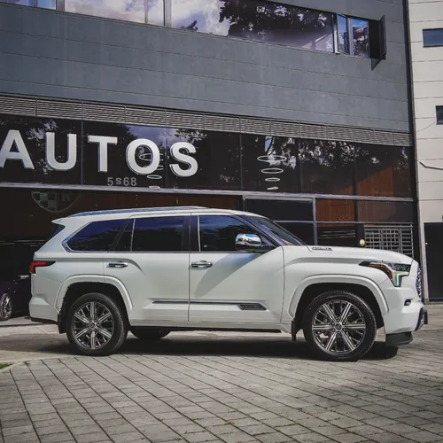 Toyota Sequoia 3.5 4WD CAPSTONE 4x4