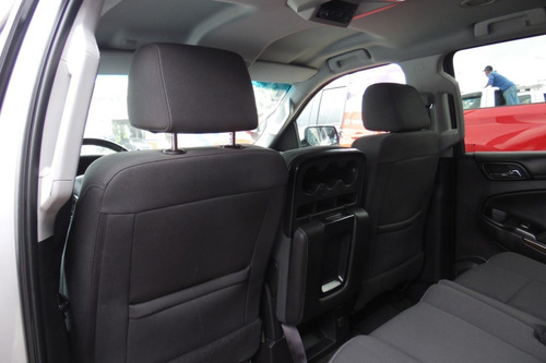 Imagen 13 de 14 de Chevrolet Suburban 2016